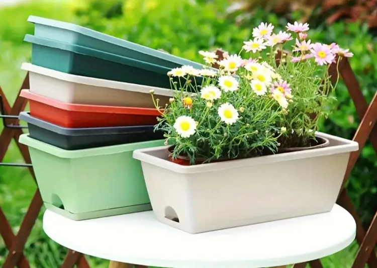 Macetas de plástico para terrazas, plazas y jardines